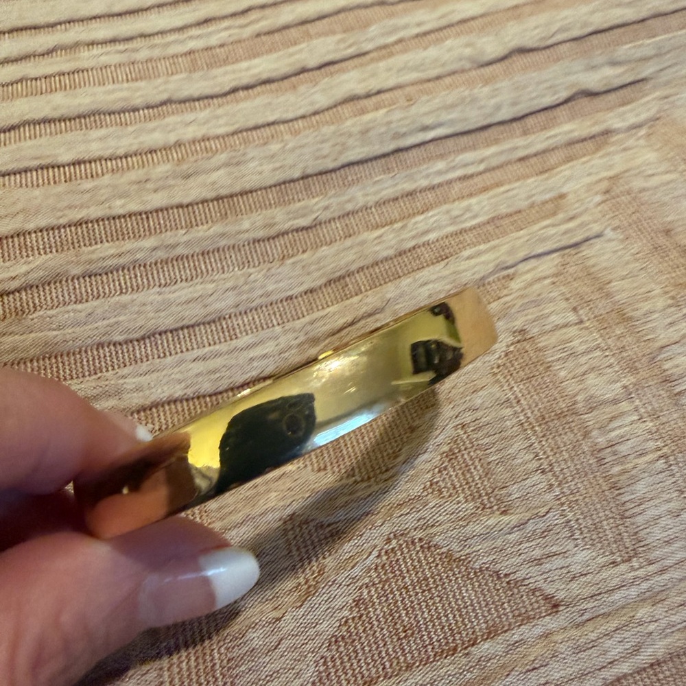 Elegant Gold Bracelet